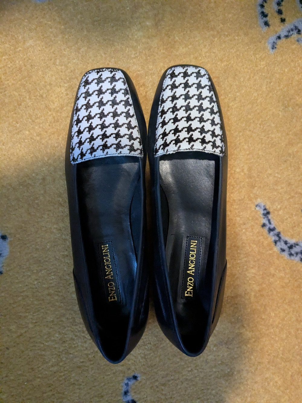 MINT CONDITION Vintage Enzo Angiolini Black and White Houndstooth Loafers